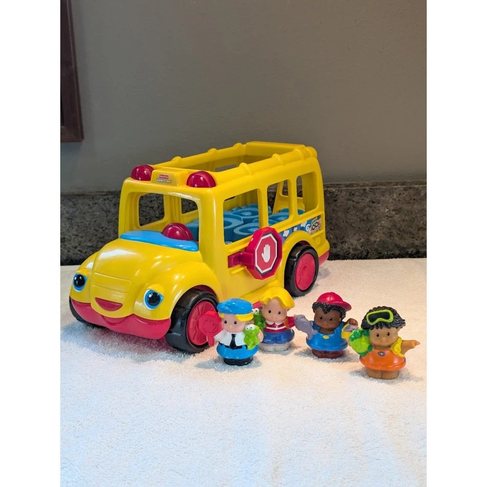 Vintage Fisher-Price Little People Lil Movers School Bus 2005 Lights & Sounds
